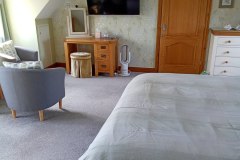 Large bedroom and room facilities