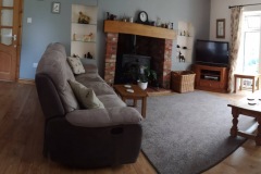 Breakfast area and living space